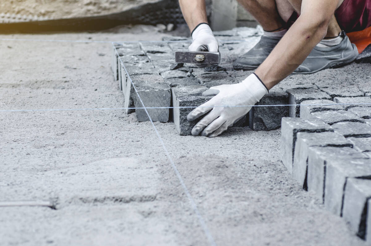 Quels sont les avantages du pavé en granit bouchardé ? Colmar